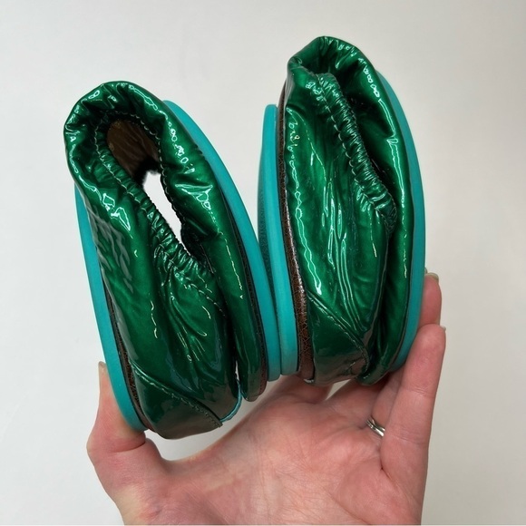 TIEKS by Gavrieli Emerald Green Metallic Shiny Patent Leather Ballet Fold Flats - Picture 2 of 13